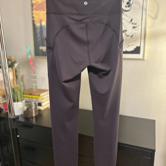 Lululemon Invigorate High-Rise Tight - Size 4 - Picture 8 of 12